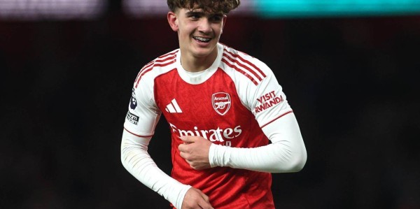 阿森纳16岁新星，仍要参加中考，球队配专人安保，主场安排单间