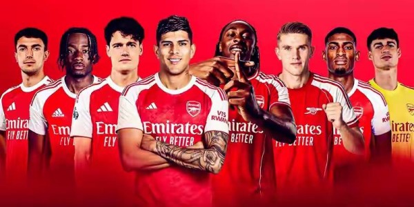 名利场最凉真相：阿尔特塔的轻拍，藏尽阿森纳更衣室的无声残酷！