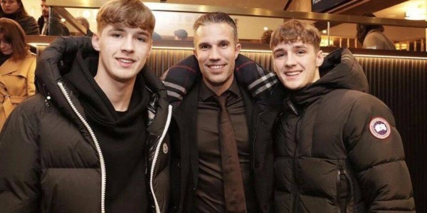 曼联预计卡塞米罗接班人转会费破纪录！考察青训中场，选拔一人做替补