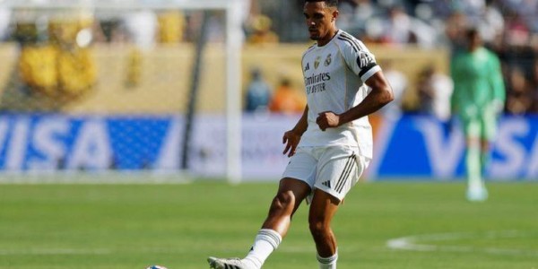 西甲史诗级危机！皇马后防线仅剩1人，客战黄色潜水艇阿韦洛亚如何拆解夺冠难题？