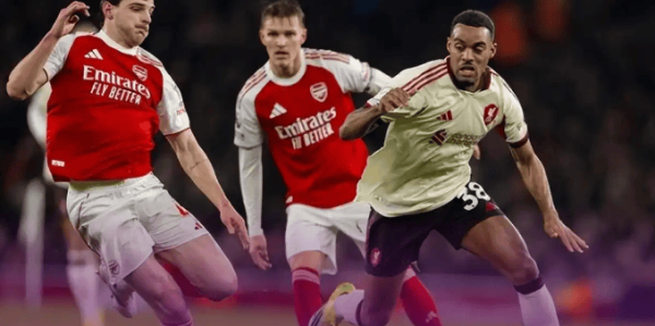 联赛6分领跑＋欧冠全胜领跑＋英联杯挺进半决赛＋接下来4线出击！