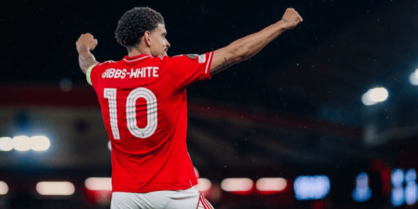 红牌！英超劲旅险胜：挺进欧联杯4强，将对决维拉，争夺决赛名额