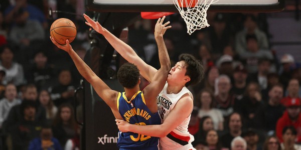 罗威增加训练量有望月底回归 杨瀚森出场时间或被压榨