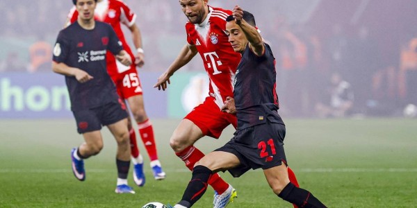 随着勒沃库森0-2，德国杯决赛诞生1席：德甲领头羊强势晋级