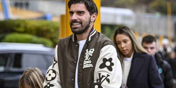 从沙特挖人？曝曼联看上狼队旧将 冬窗2000万镑即可签他