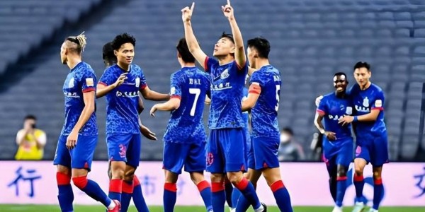 德甲中卫已提前同意官宣！将正式转会加盟申花，蒋圣龙和朱辰杰都为此留洋去德甲