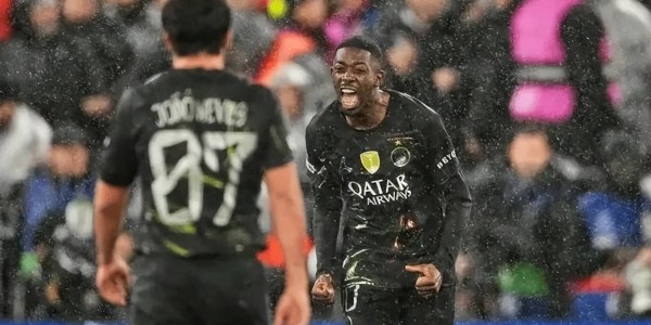 巴黎双杀淘汰巴萨！天才少年刷爆纪录，老将红牌染红终场