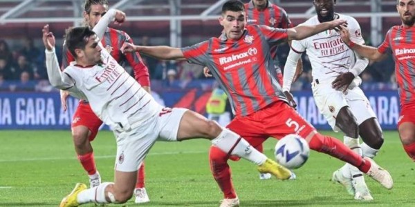 残阵米兰迎旧帅狙击！意甲焦点战：红黑军团主场破咒 or 紫百合逆袭？比分进球数精准剖析