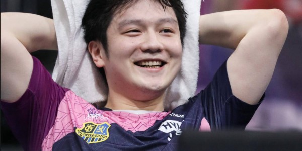 莫雷加德欧冠秀精彩球致敬樊振东，小胖起身拍手笑容灿烂鼓励