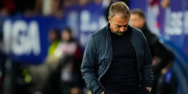 巴萨内讧疑云：主帅指责球员态度低迷，球员质疑高位战术失灵