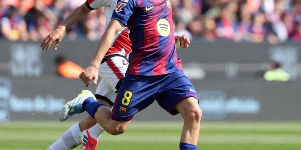 女足欧冠的巅峰对决：巴萨6-0大胜皇马，诺坎普见证历史时刻！