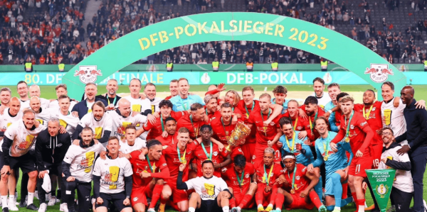 周六德甲足球赛事分析预测：斯图加特vs拜仁 莱比锡vs法兰克福