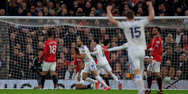 英超联赛：曼联惜败利兹联的原因，小说都不敢这么写