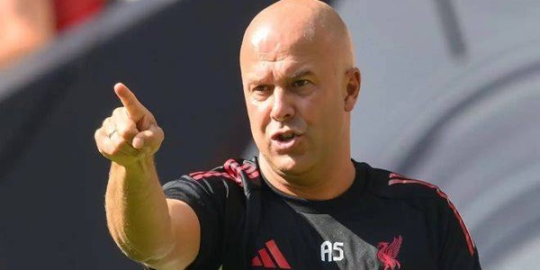 截胡阿森纳！利物浦豪赌法甲天才，中场补强锁定 18 岁妖人