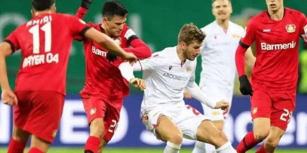 周五007德甲 ：圣保利vs科隆：北方德比再现，两队为联赛排名全力拼搏。