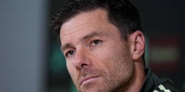 阿隆索解雇背后的真相：皇马更衣室权力斗争的内幕解析