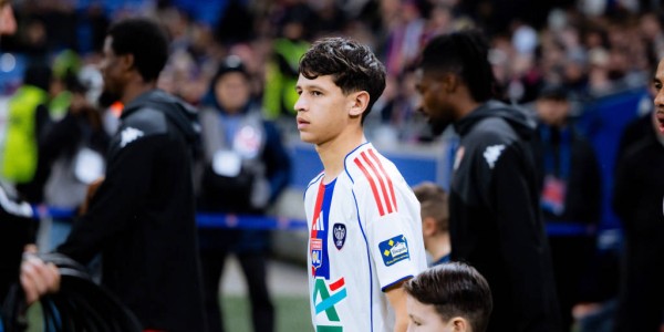 恩德里克禁赛后重返里昂首发遭遇失利：我希望与维尼修斯和姆巴佩一起赢得欧冠